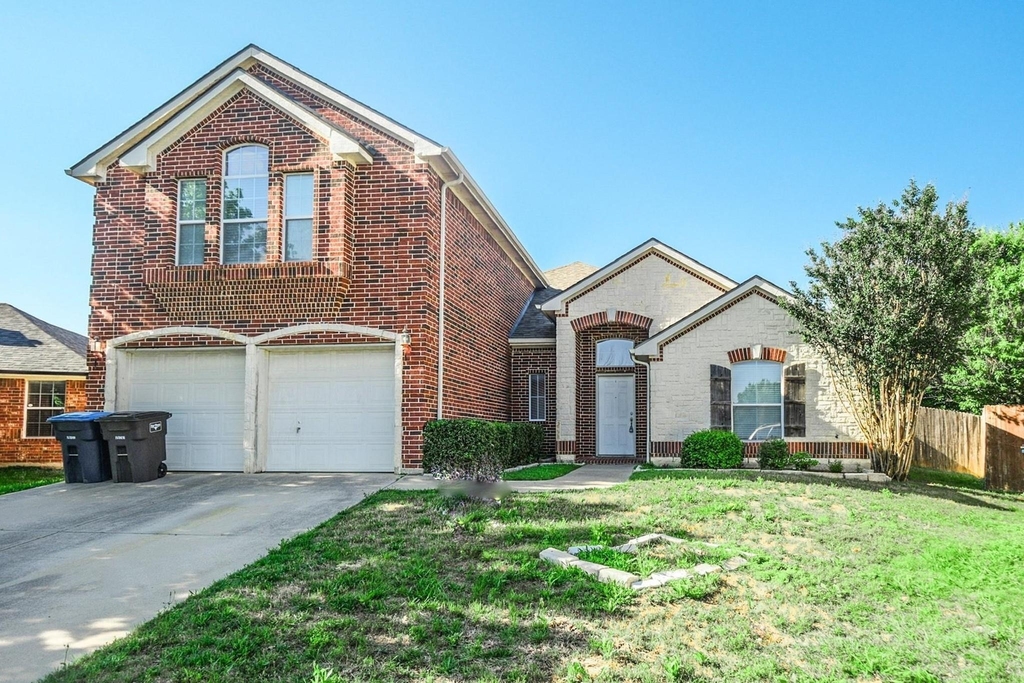 8664 Lariat Circle - Photo 0