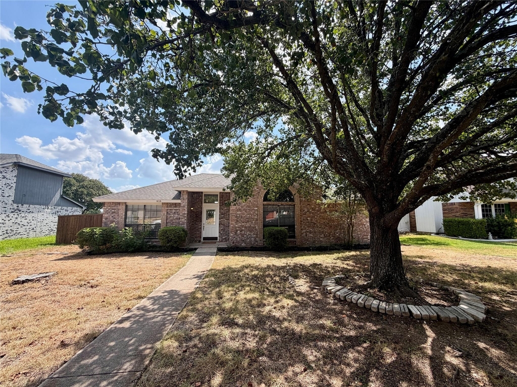 825 Weaver Street - Photo 0