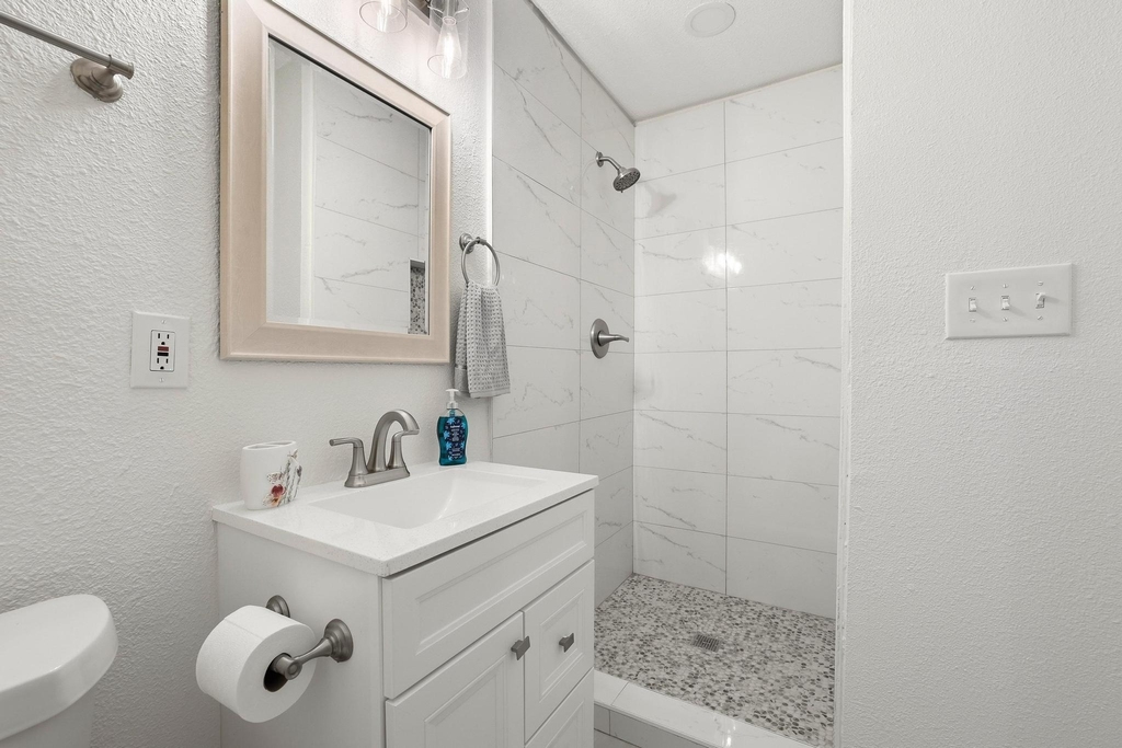 2401 Sunset Street - Photo 16