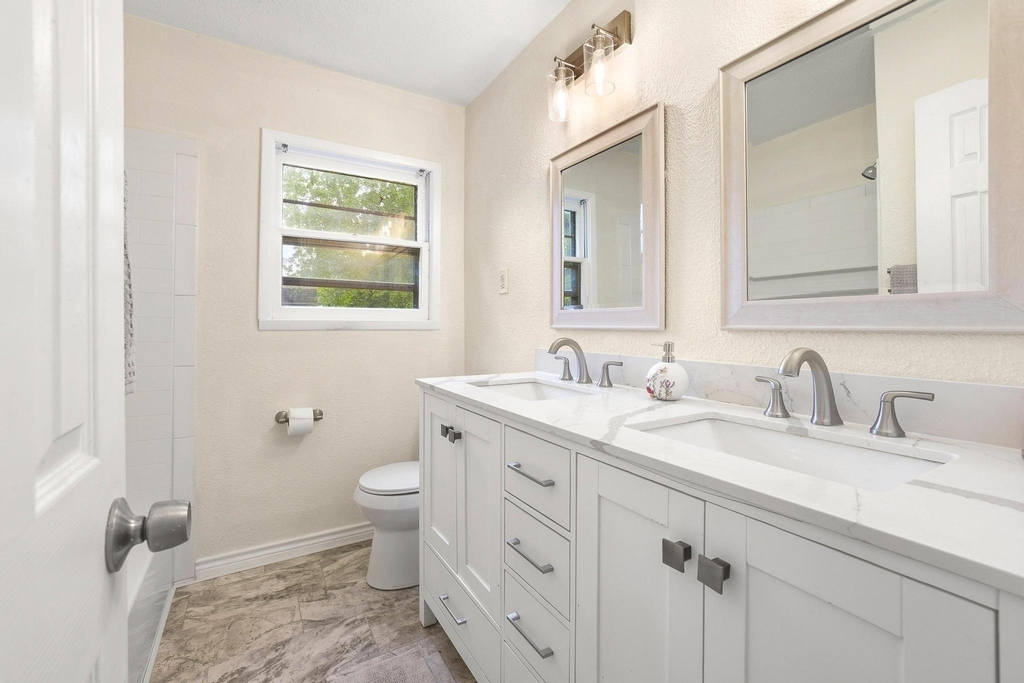2401 Sunset Street - Photo 22
