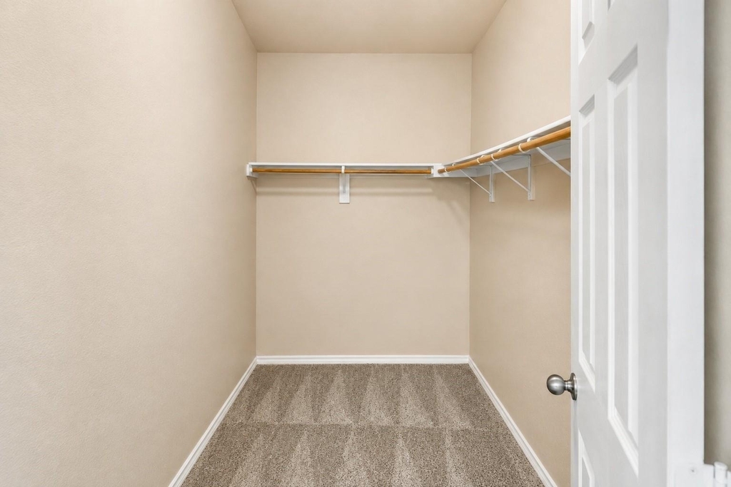 2021 Meadow Park Drive - Photo 13