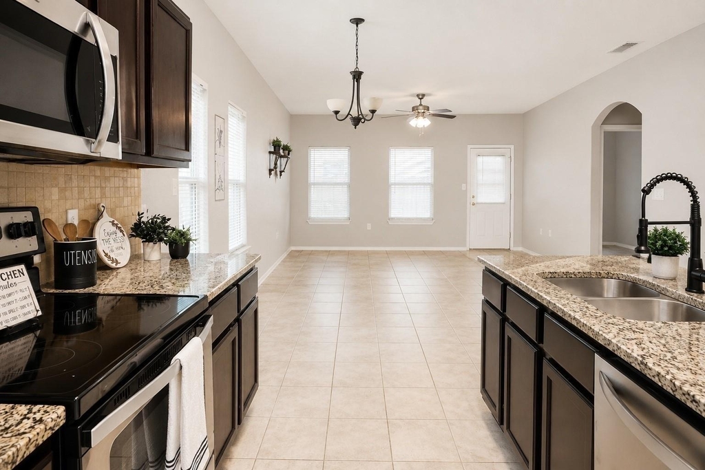 2021 Meadow Park Drive - Photo 4