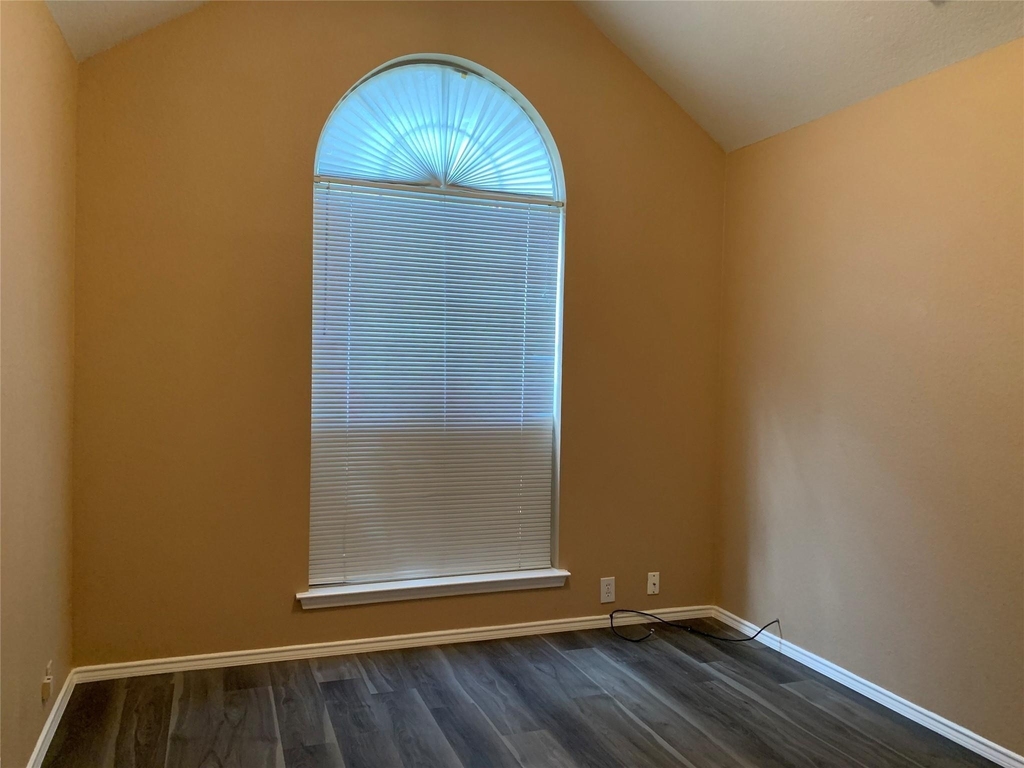 6705 Misty Hollow Drive - Photo 14