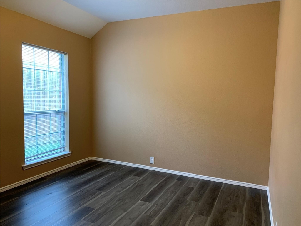 6705 Misty Hollow Drive - Photo 16