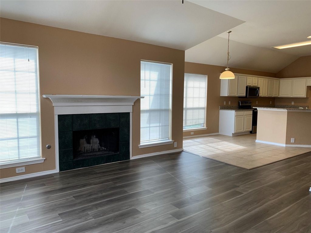 6705 Misty Hollow Drive - Photo 3