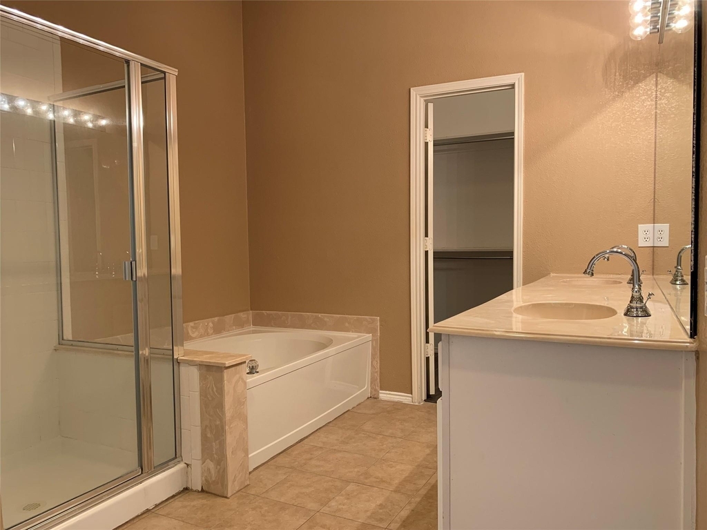 6705 Misty Hollow Drive - Photo 12