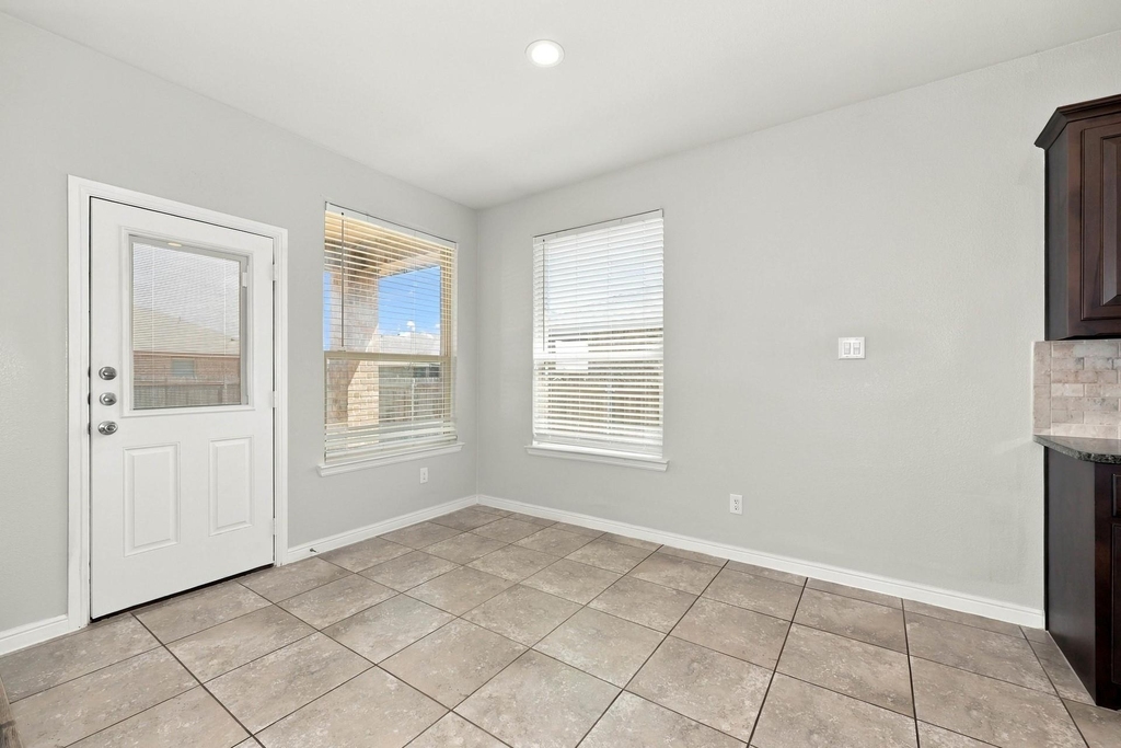 2614 Lavender Lane - Photo 7