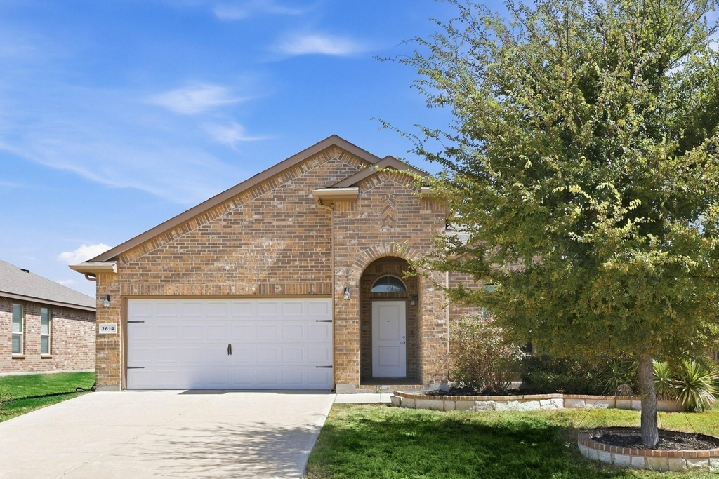 2614 Lavender Lane - Photo 0