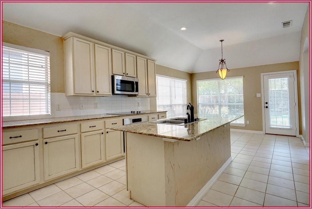 3917 Vernon Way - Photo 9