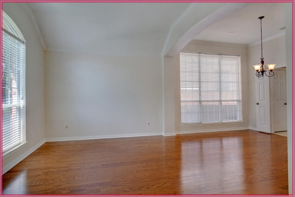 3917 Vernon Way - Photo 2