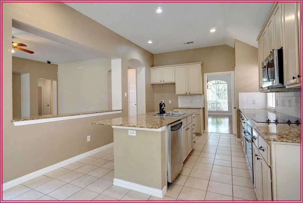 3917 Vernon Way - Photo 10