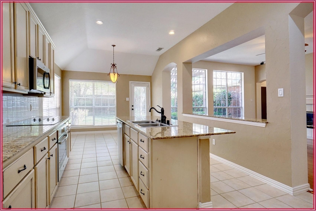 3917 Vernon Way - Photo 8