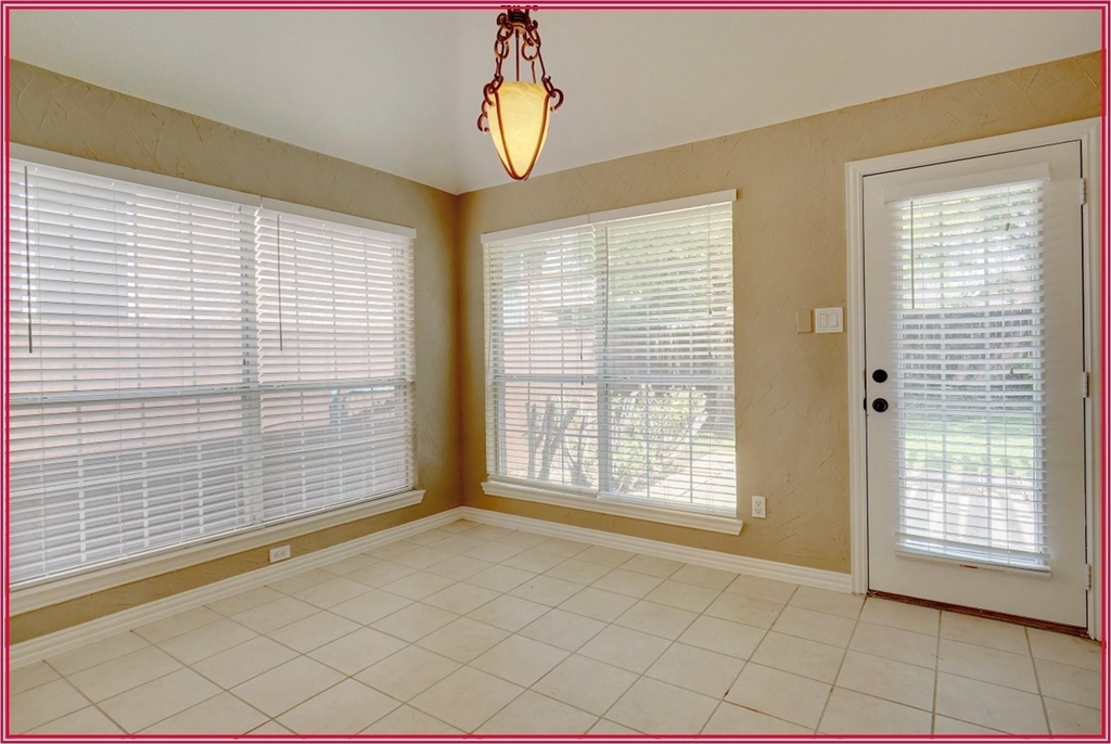 3917 Vernon Way - Photo 11