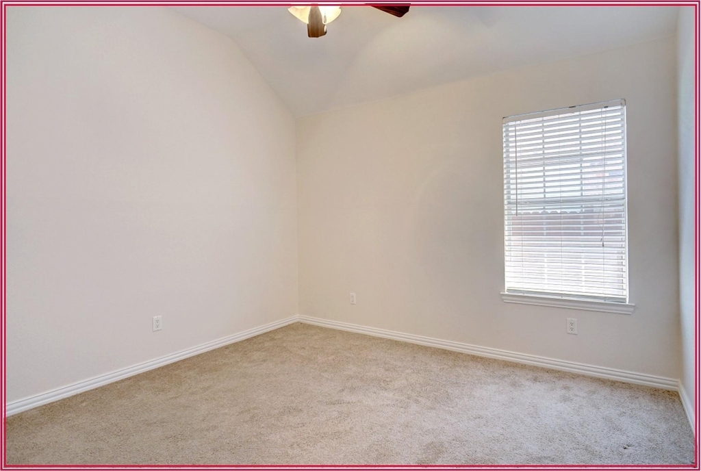 3917 Vernon Way - Photo 22