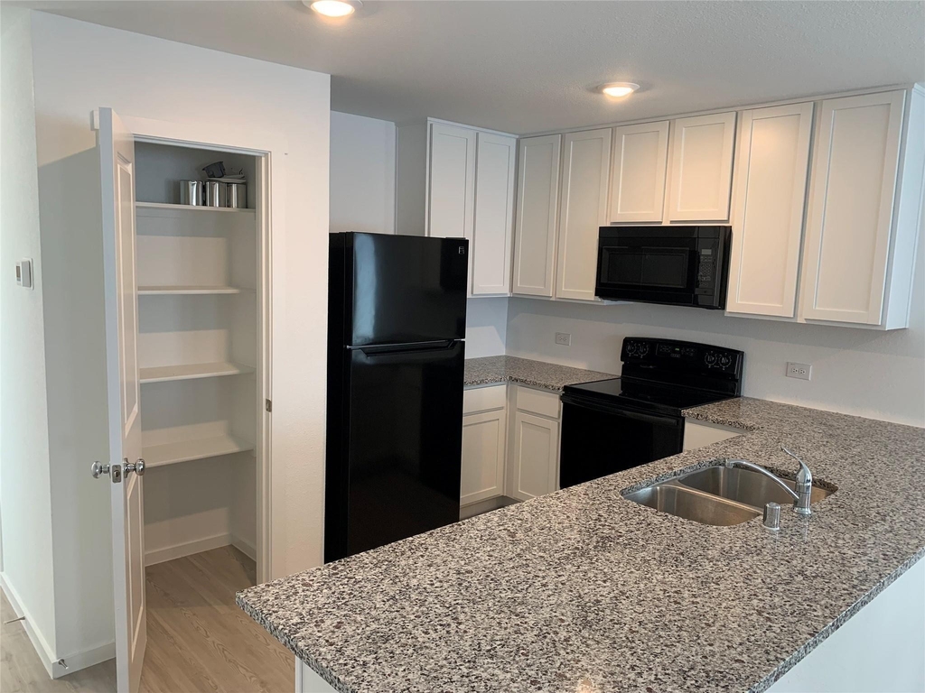 6226 Sanderling Street - Photo 5
