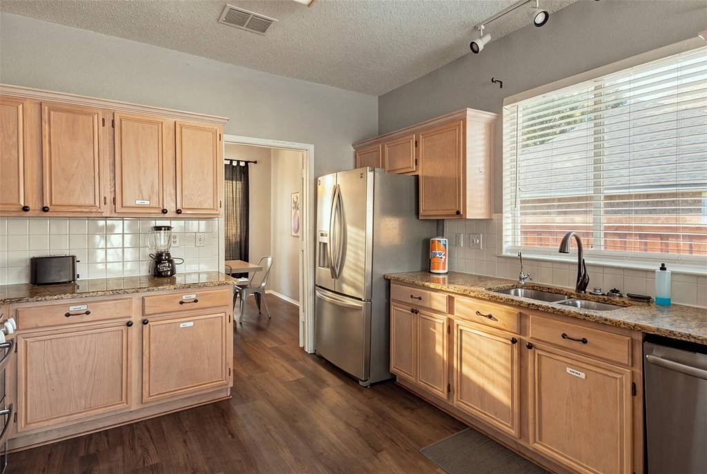 1424 Sunswept Terrace - Photo 7