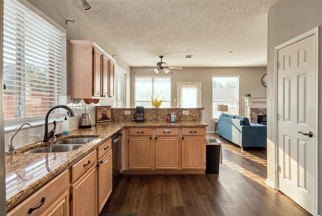1424 Sunswept Terrace - Photo 8