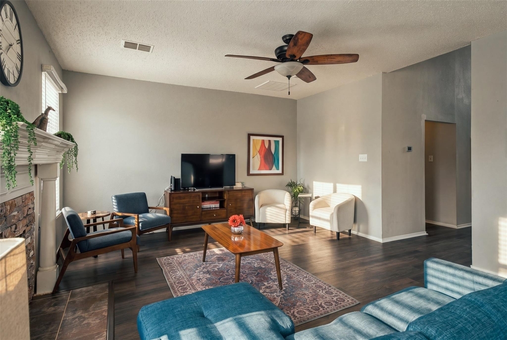 1424 Sunswept Terrace - Photo 10