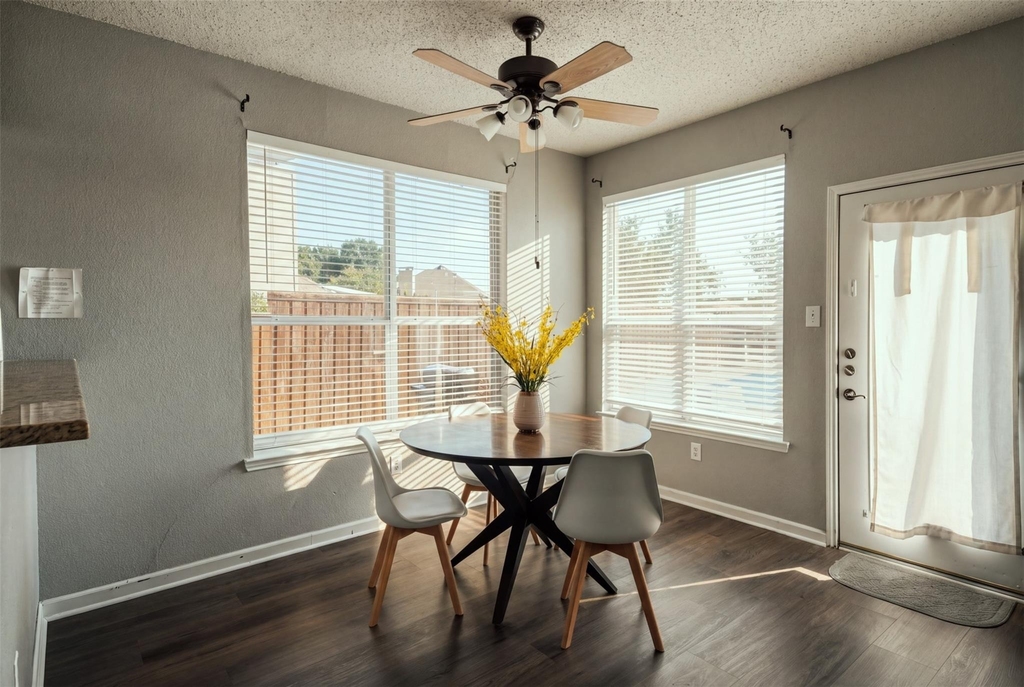 1424 Sunswept Terrace - Photo 6