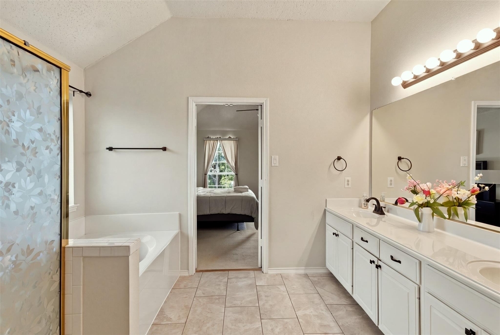 1424 Sunswept Terrace - Photo 14