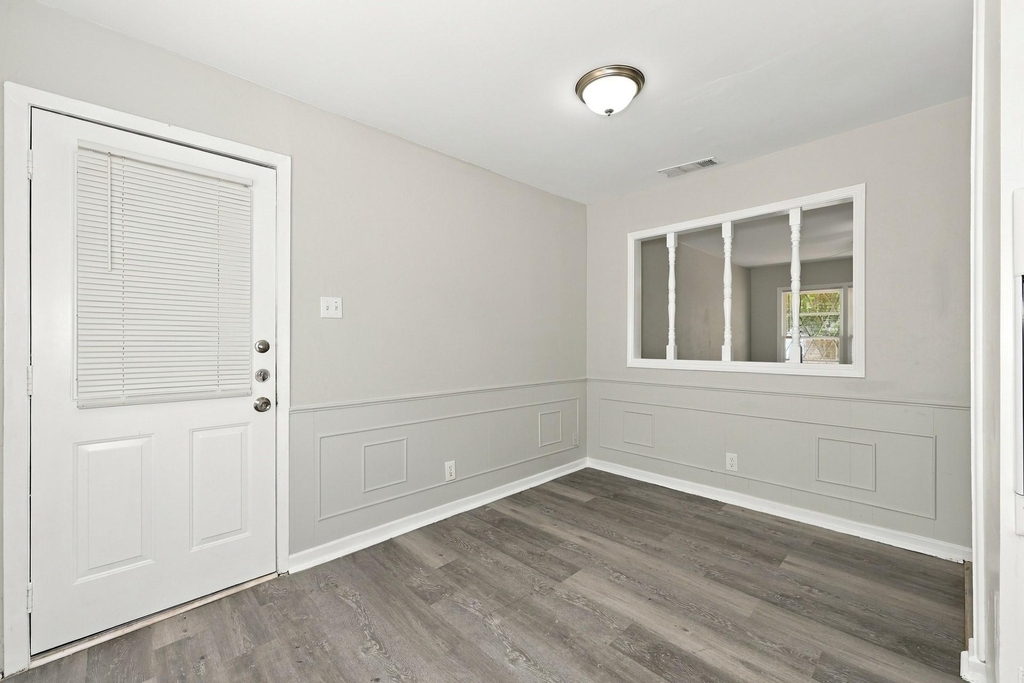 549 Lorna Street - Photo 14