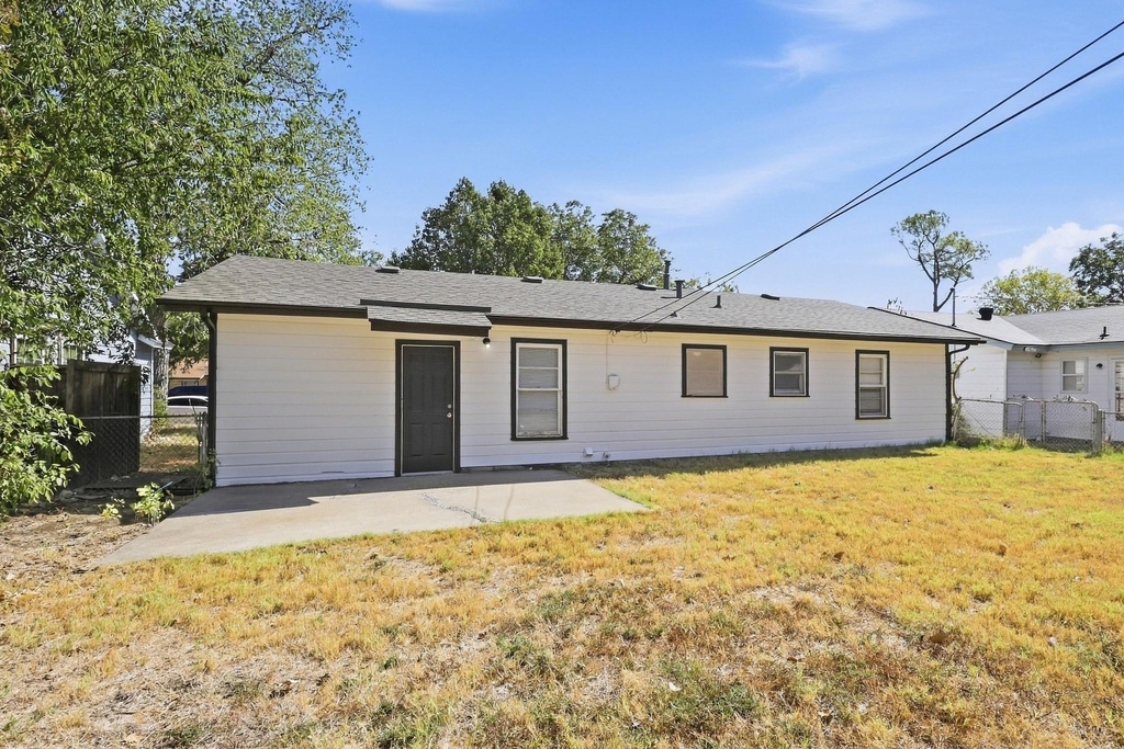 549 Lorna Street - Photo 15
