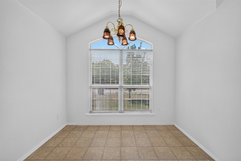 406 Oxford Loop - Photo 4