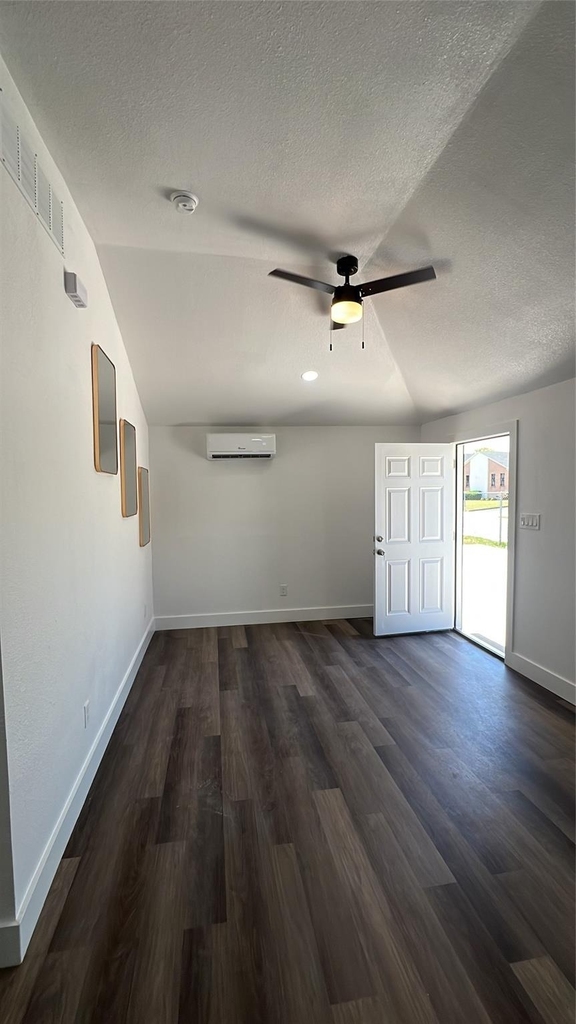 2102 E Overton Road - Photo 6