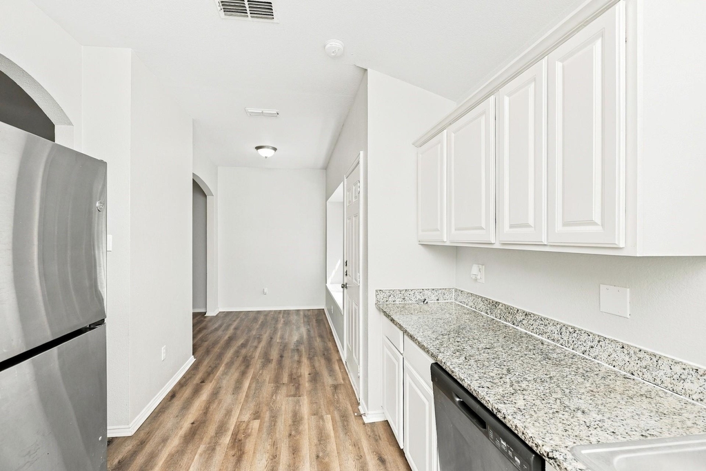 144 Creek Cove Drive - Photo 7