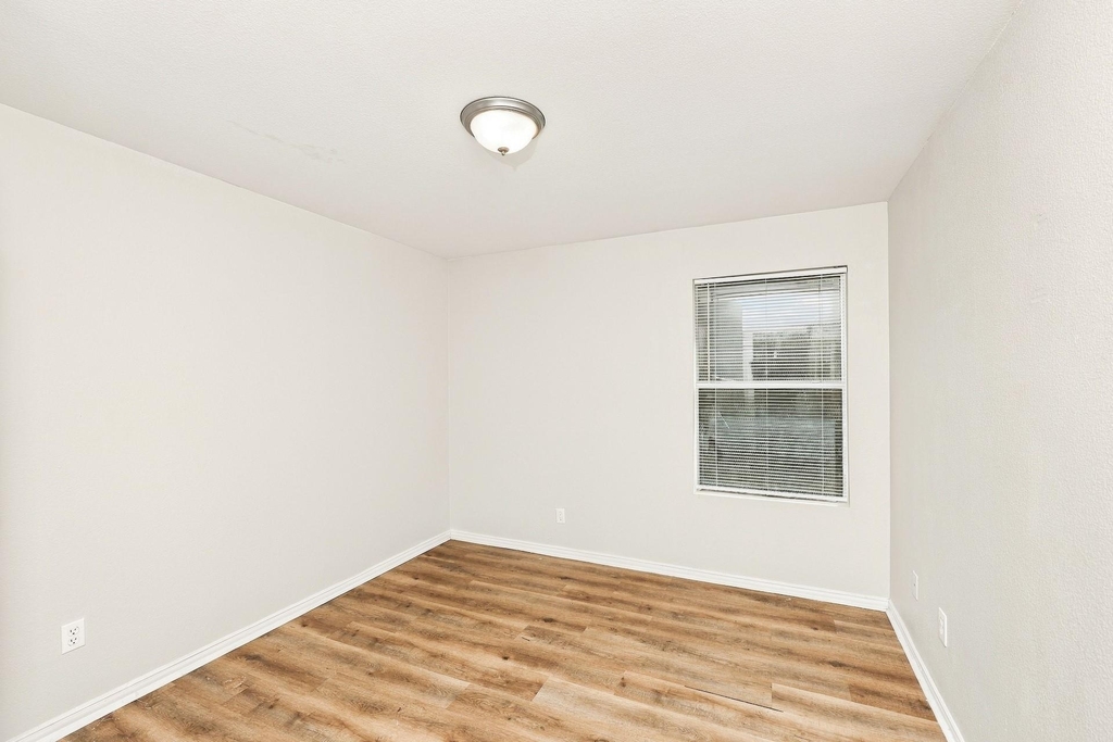 144 Creek Cove Drive - Photo 9