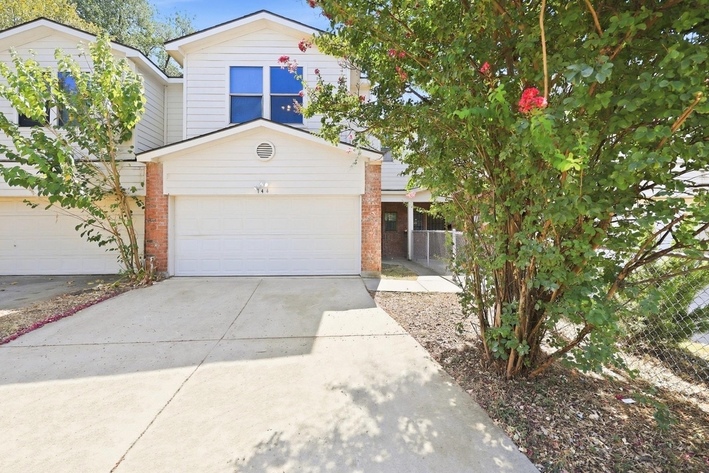 144 Creek Cove Drive - Photo 0