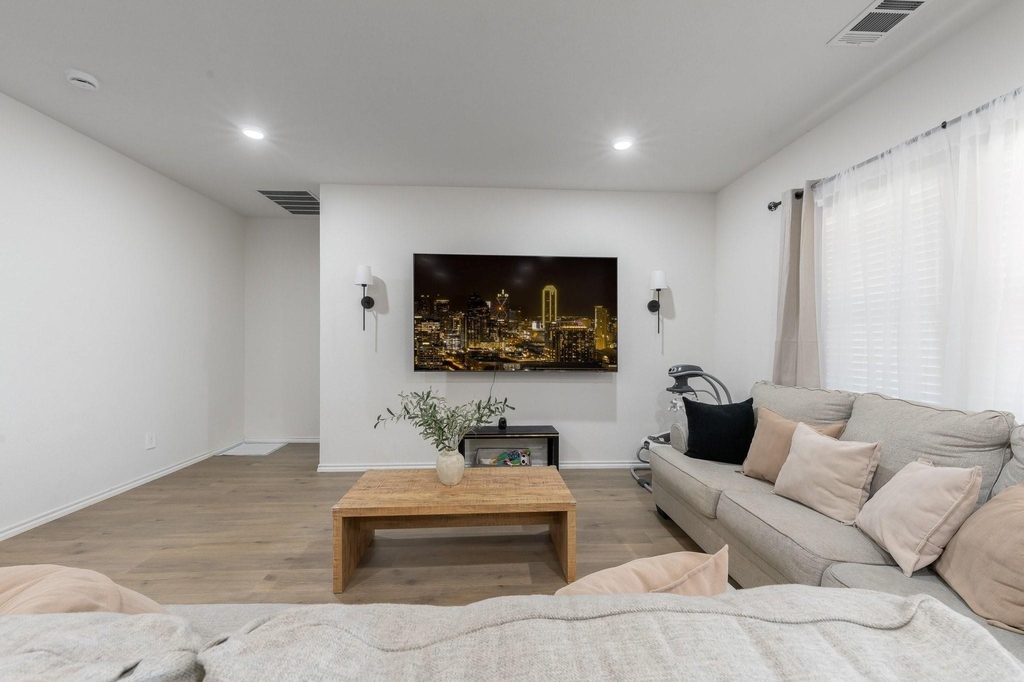 884 Jett Drive - Photo 7