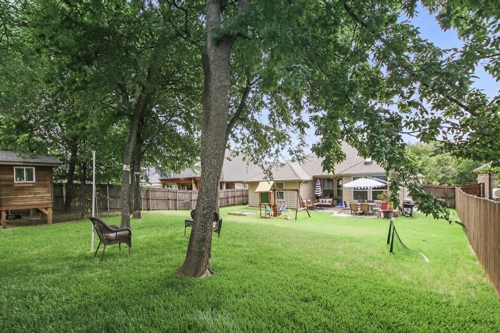 913 Freesia Drive - Photo 25