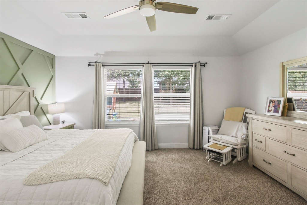 913 Freesia Drive - Photo 5