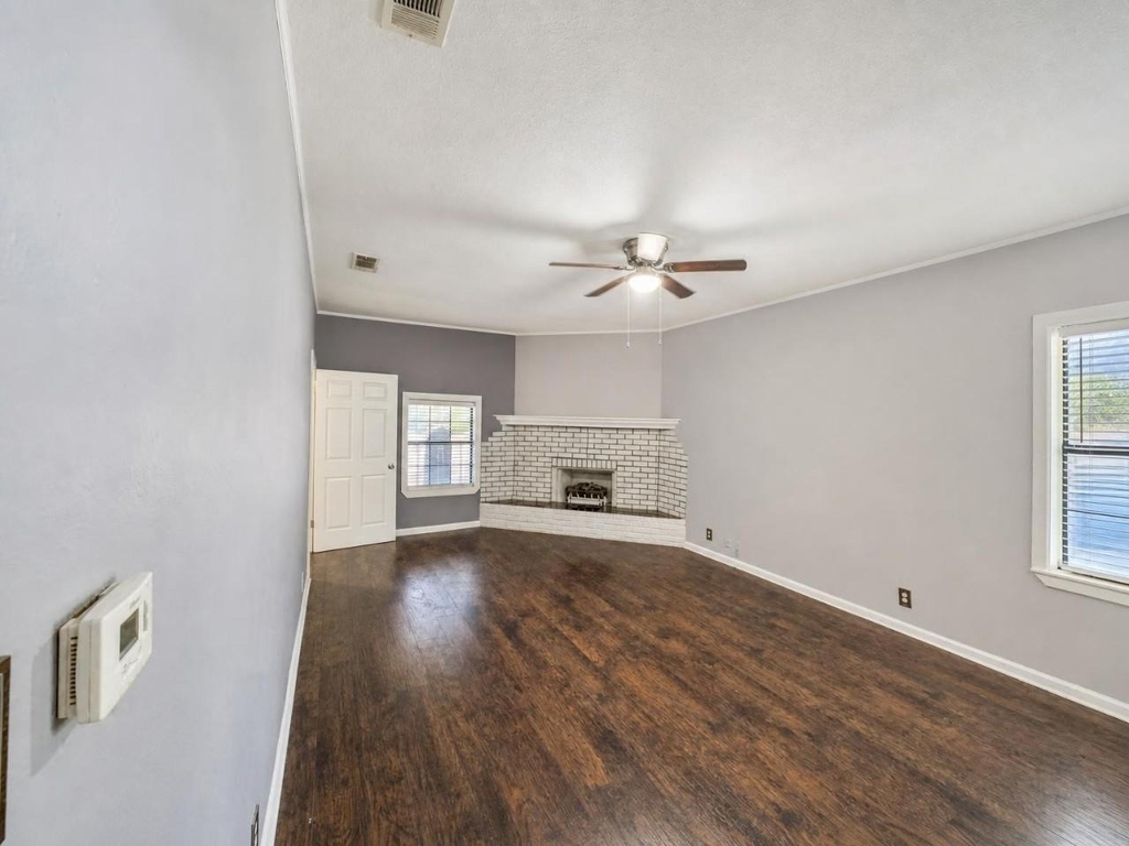 912 W Belt Line Road - Photo 18