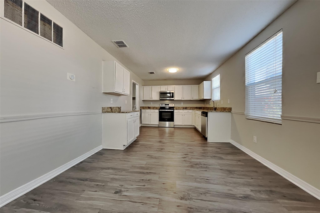 627 Almandora Drive - Photo 5