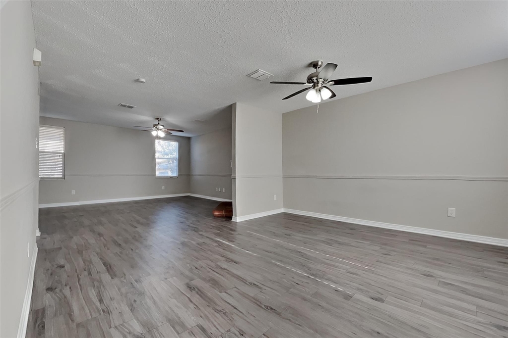 627 Almandora Drive - Photo 2