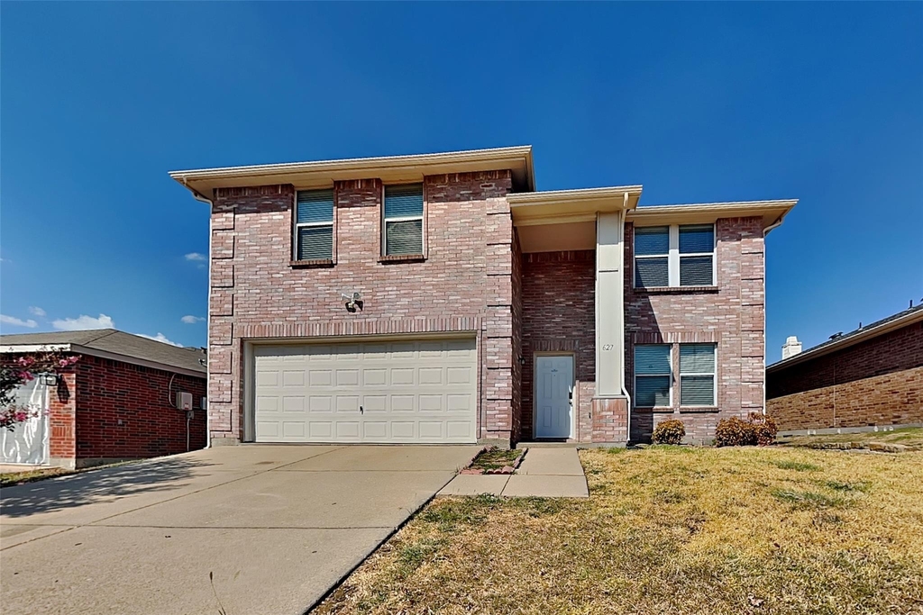 627 Almandora Drive - Photo 0