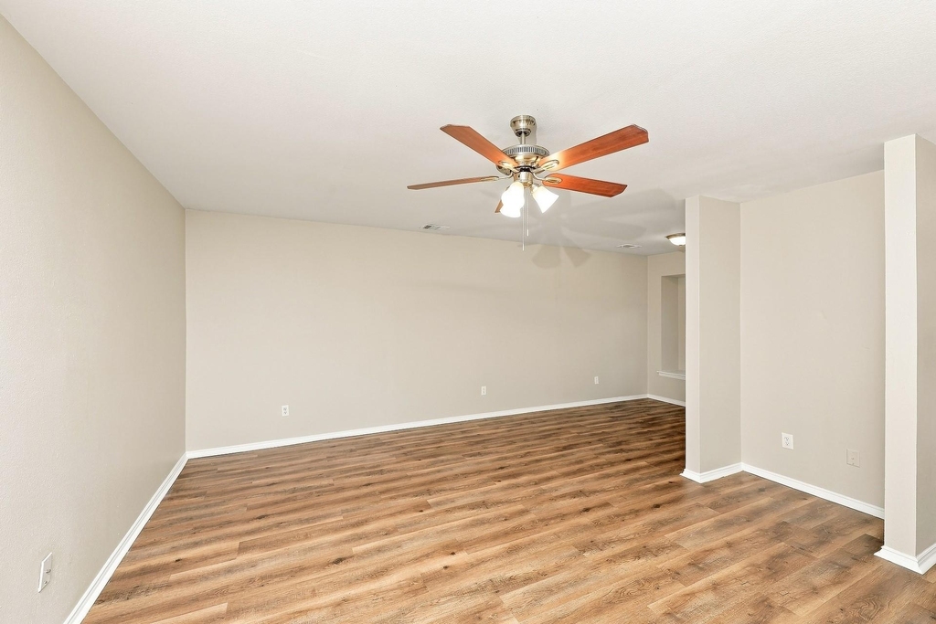 312 Ezekial Avenue - Photo 7