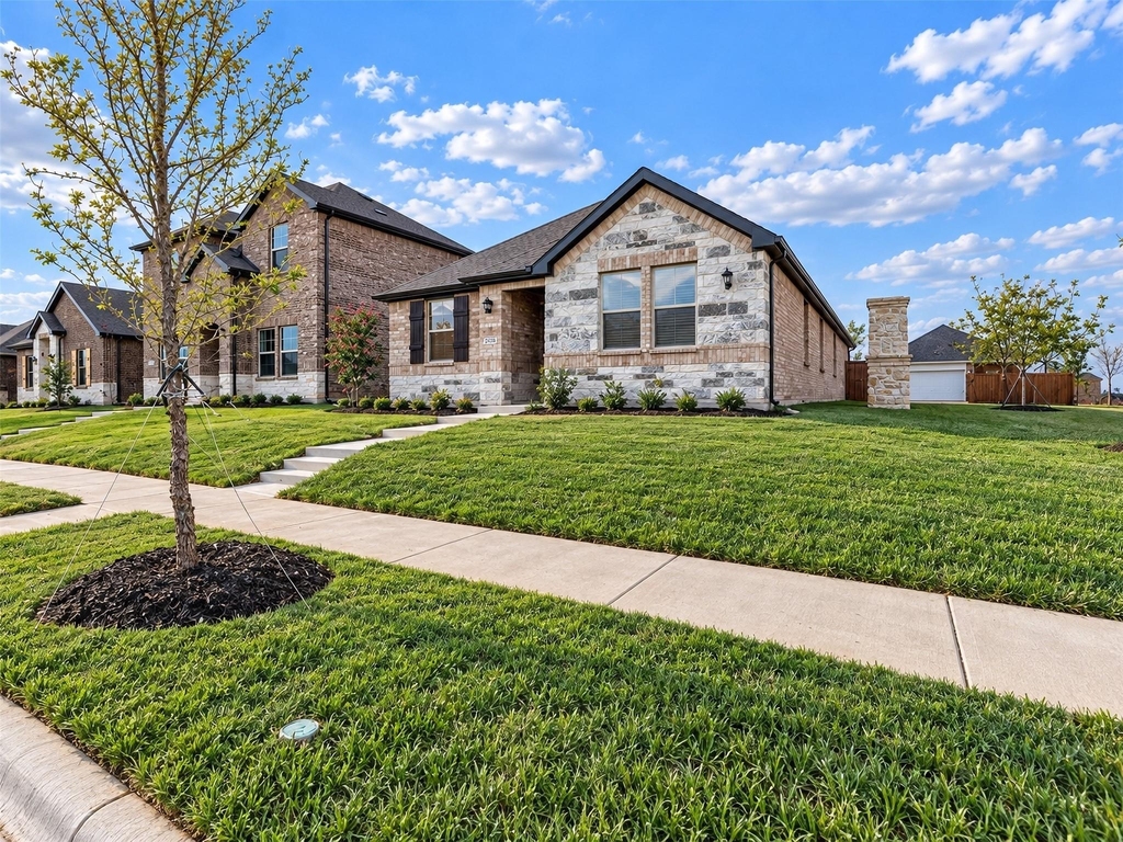 2536 Fairweather Drive - Photo 0