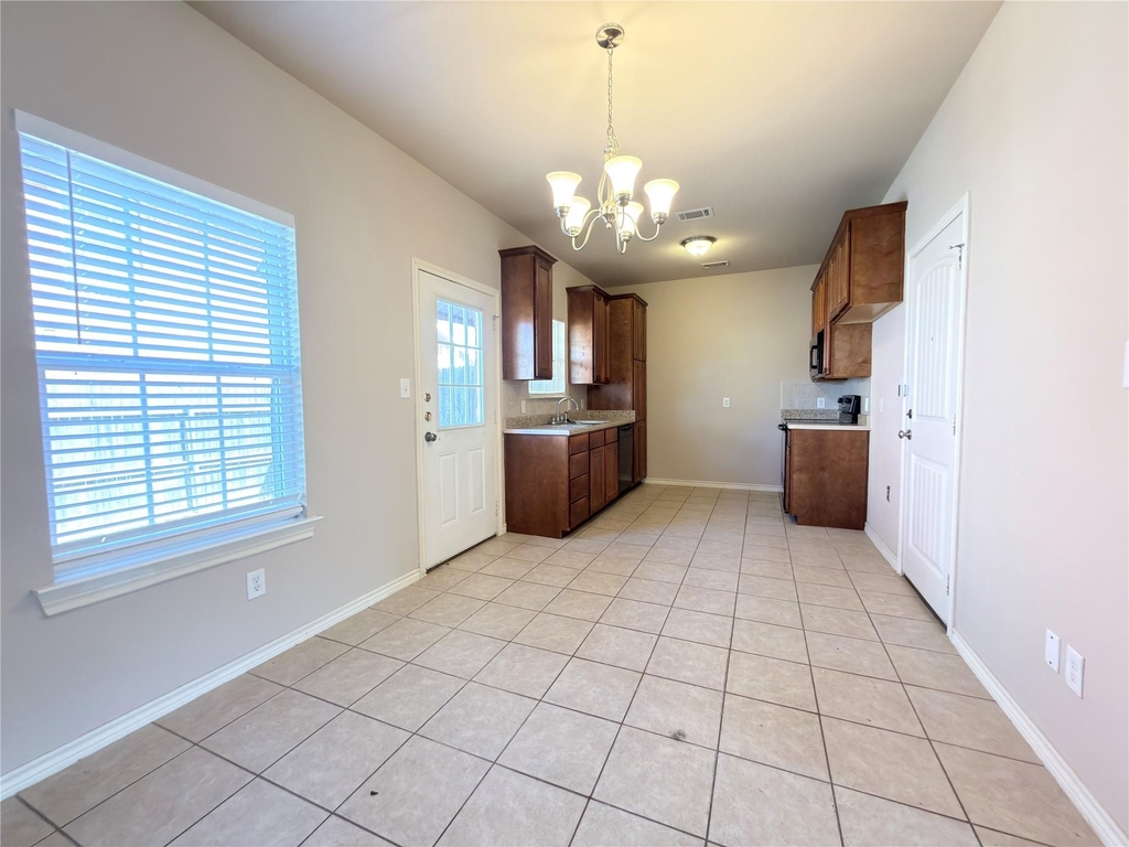 916 Parkplace Ridge - Photo 7
