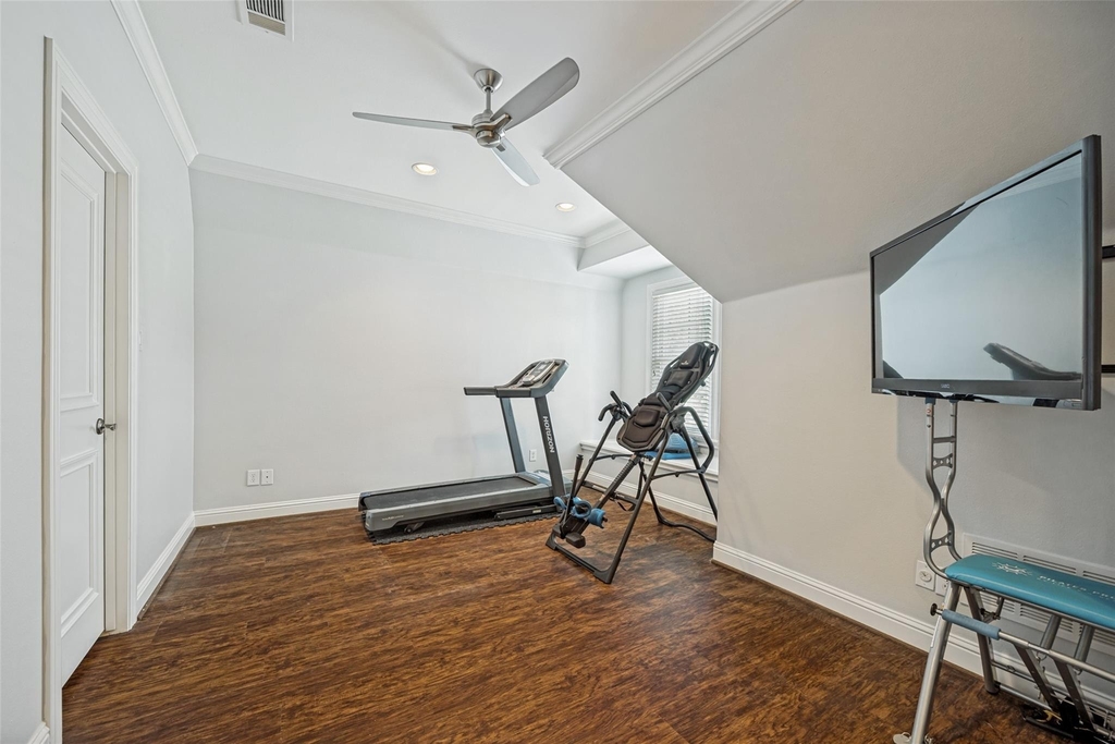 2929 Stanford Avenue - Photo 29
