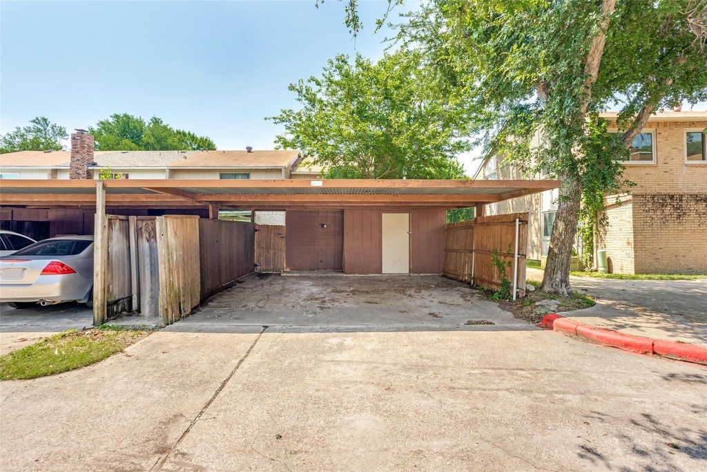 3110 Roundtree Lane - Photo 1