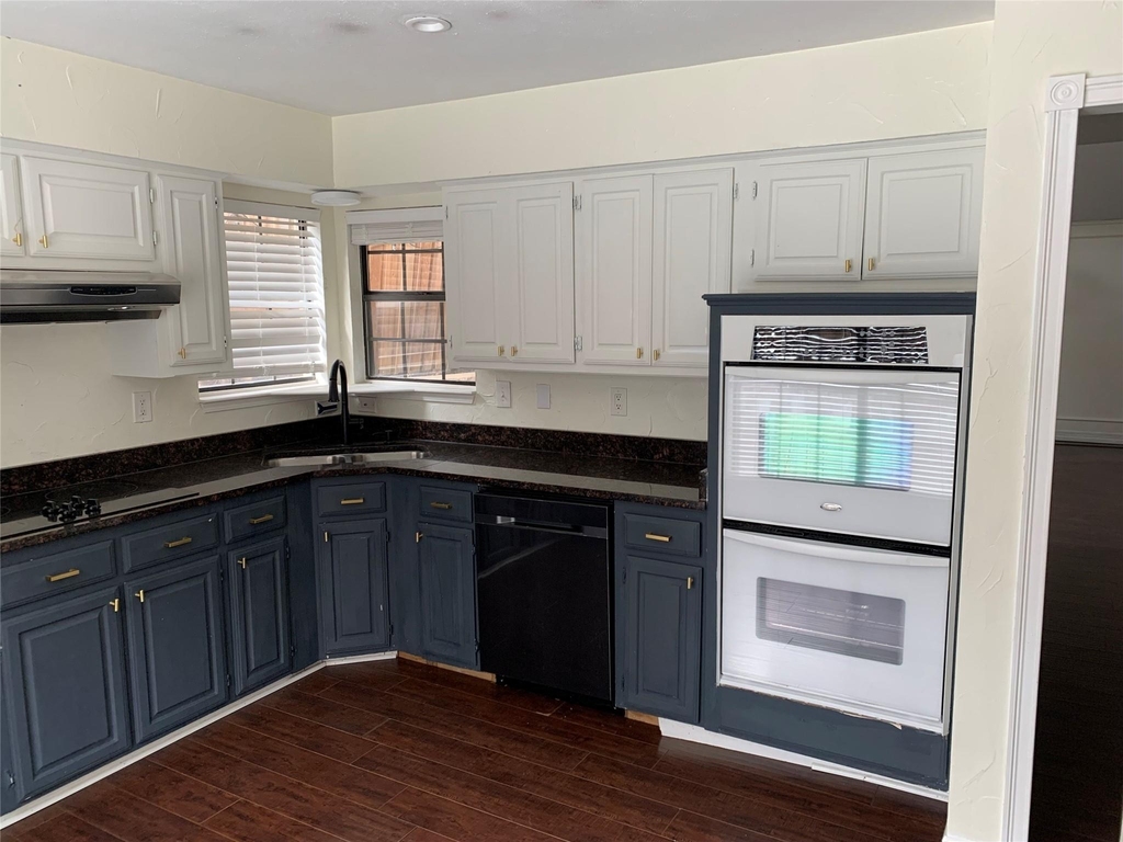 400 Saint Durney Court - Photo 10
