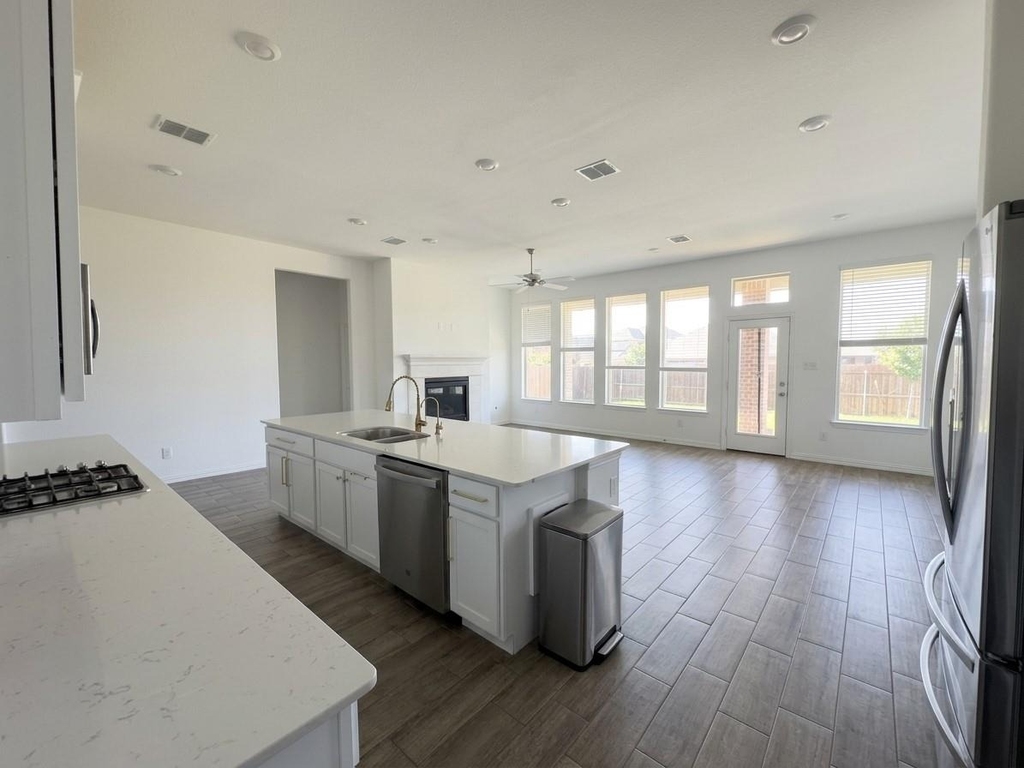 1148 Canuela Way - Photo 3
