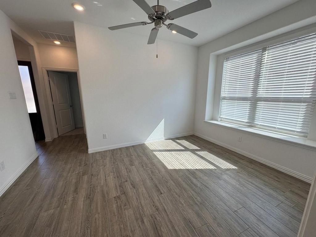1148 Canuela Way - Photo 23