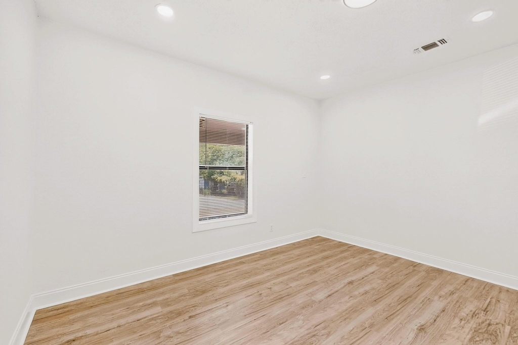 2609 Avenue G - Photo 17