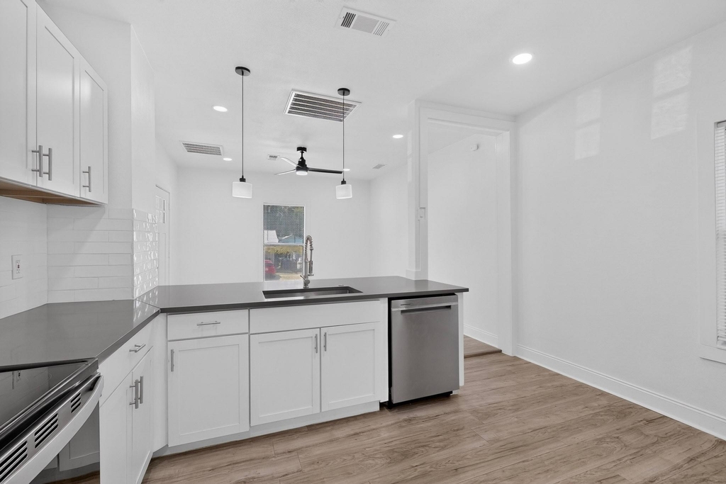 2609 Avenue G - Photo 12