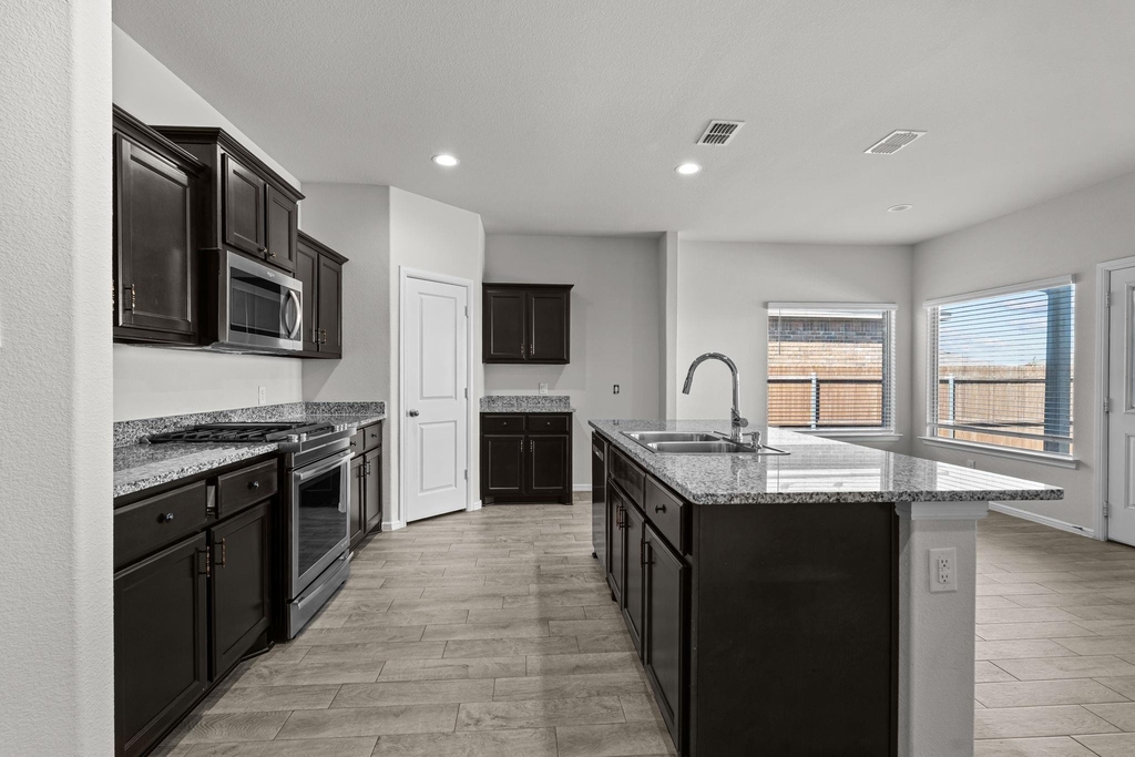 308 Youngblood Lane - Photo 9