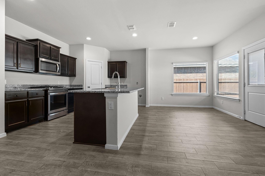308 Youngblood Lane - Photo 8